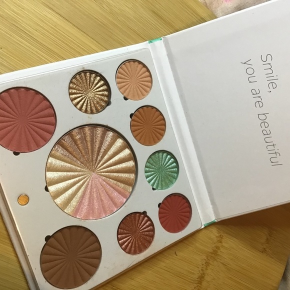 Ofra highlighter pallet new, blush, bronzer - Picture 2 of 7